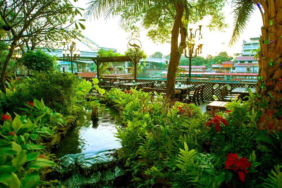 Krungsri River Hotel : Suan Rim Nam Restaurant