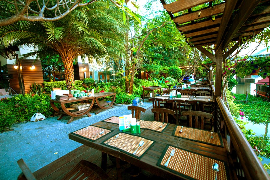 Krungsri River Hotel : Suan Rim Nam Restaurant