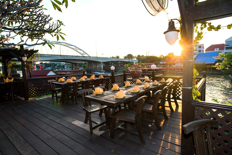 Krungsri River Hotel : Suan Rim Nam Restaurant