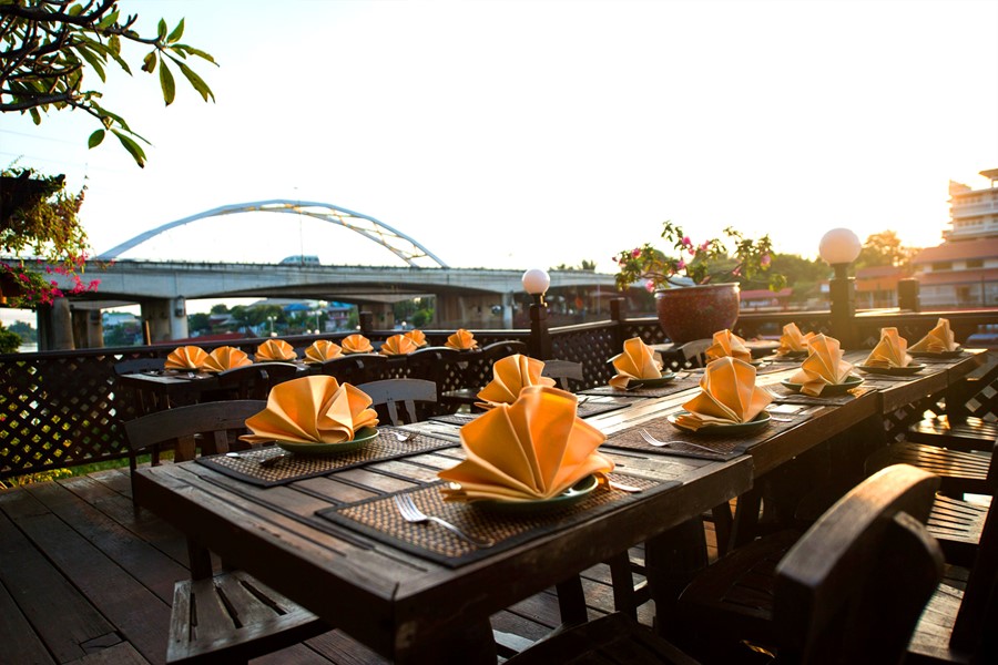Krungsri River Hotel : Suan Rim Nam Restaurant