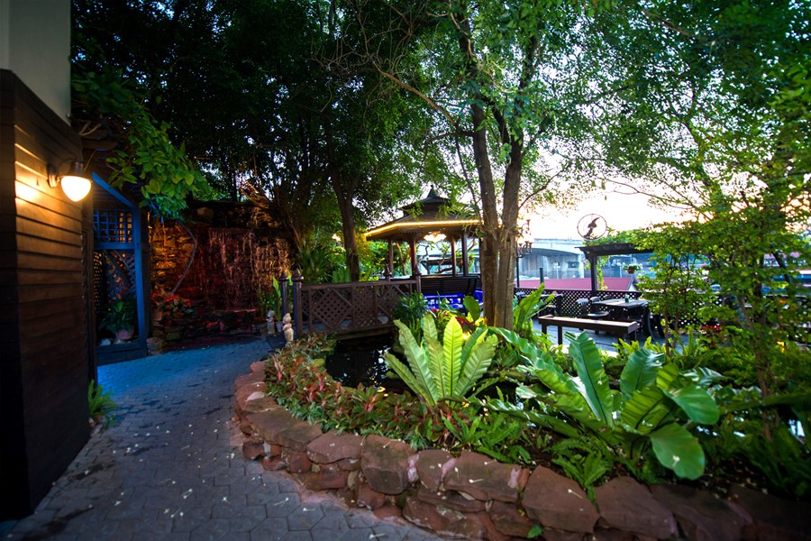 Krungsri River Hotel : Suan Rim Nam Restaurant