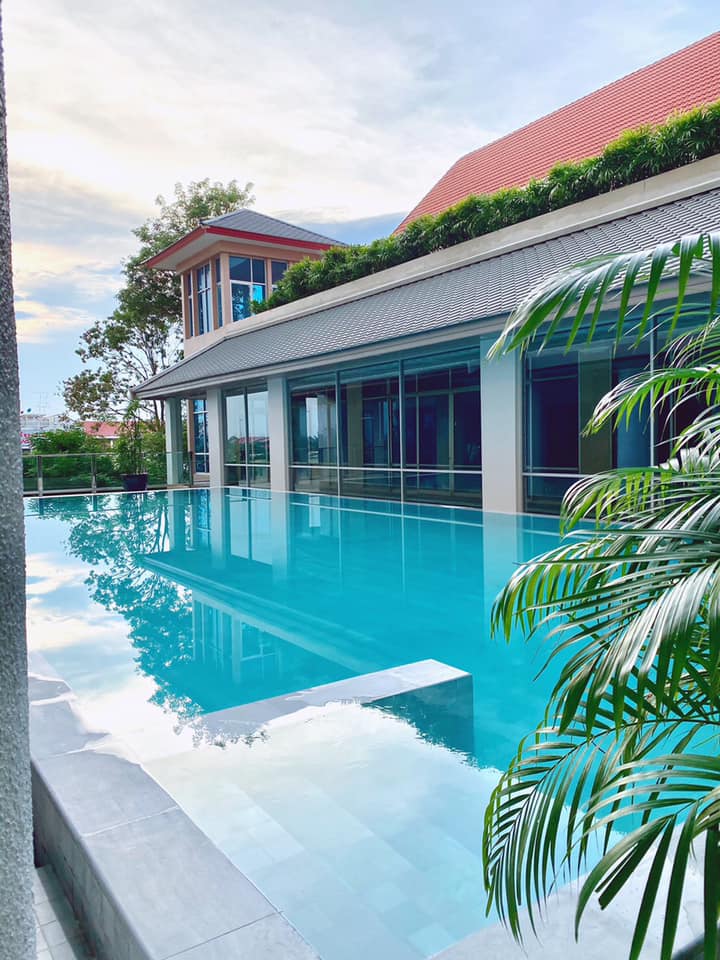 Krungsri River Hotel : Swimming pool